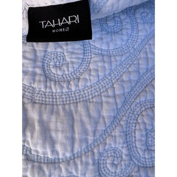 TAHARI HOME QUEEN REVERSIBLE COVERLET QUILT Light Blue swirling patterns Cotton - Picture 1 of 7